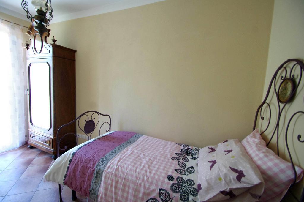 Agriturismo Mulino Del Castello Nasino Chambre photo